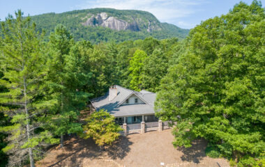 Rumbling Bald Opens Real Estate Services Office